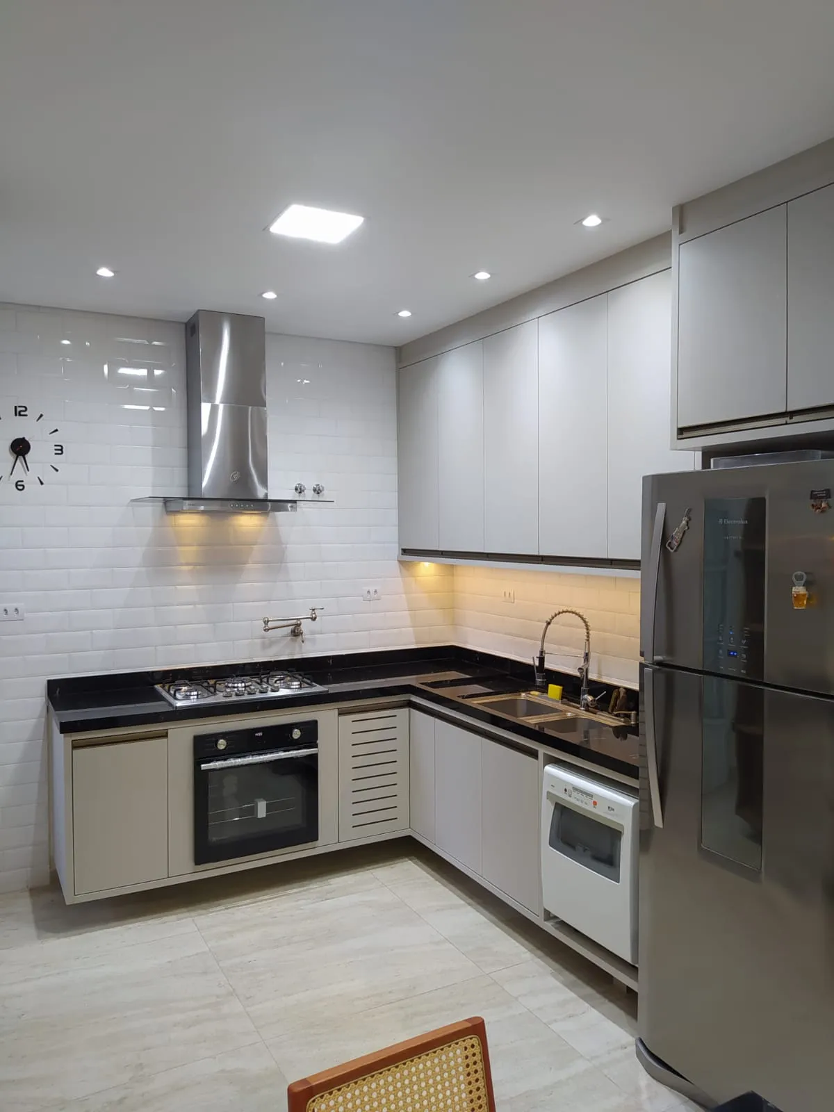 Cozinha planejada sob medida em Pindamonhangaba - Modelo Gourmet Premium